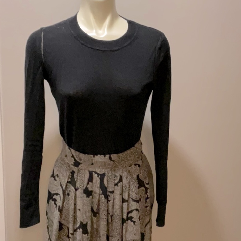 Paisley skirt with slit pockets